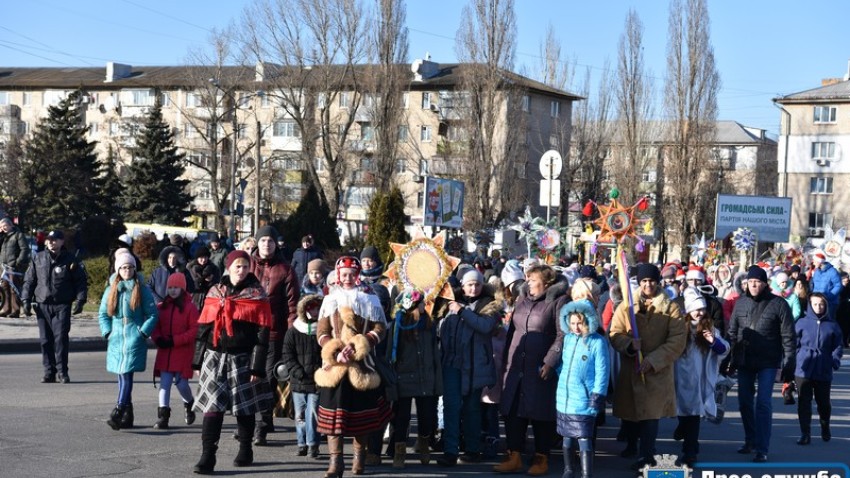 Свята без снігу у Нікополі (фото)